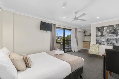 Coastal Bay Motel - Sunshine Coast Tourism 2