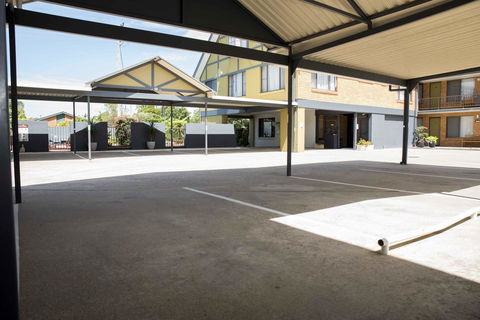 Coastal Bay Motel - Sunshine Coast Tourism 39