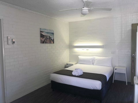 Coastal Bay Motel - Sunshine Coast Tourism 19