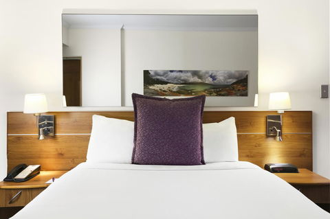 Mercure Sydney - Sunshine Coast Tourism 13