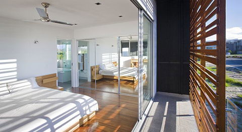 Casuarina Beachfront House - Hostie Properties - Holiday Sunshine Coast 16