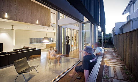 Casuarina Beachfront House - Hostie Properties - Holiday Sunshine Coast 7
