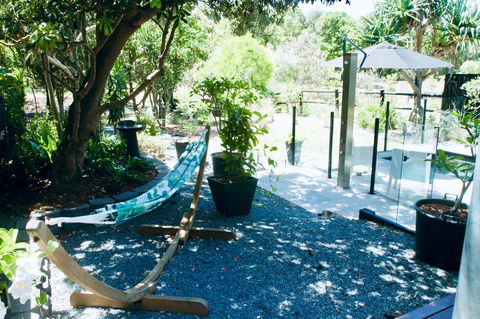 Casuarina Beachfront House - Hostie Properties - Holiday Sunshine Coast 13