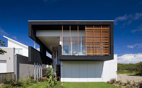 Casuarina Beachfront House - Hostie Properties - Holiday Sunshine Coast 17