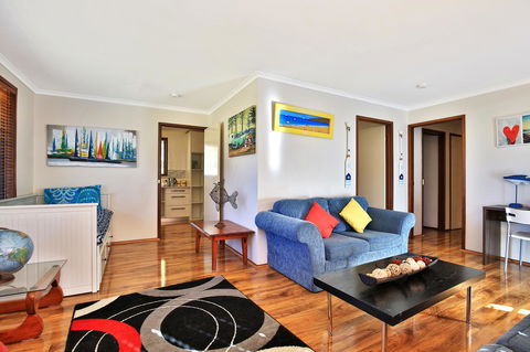Sandy Toes Beach House Jervis Bay - 2min To Beach - Sunshine Coast Tourism 5