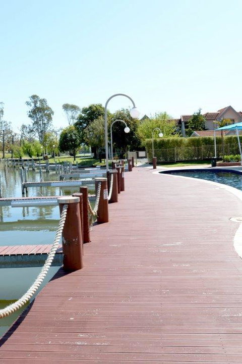 Yarrawonga Waterfront Apartments - Holiday Sunshine Coast 2