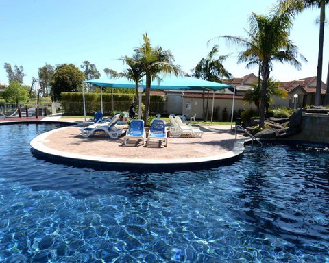 Yarrawonga Waterfront Apartments - Holiday Sunshine Coast 0