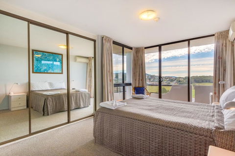Pacific Towers Beach Resort - Sunshine Coast Tourism 38