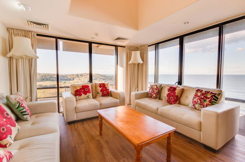 Pacific Towers Beach Resort - Sunshine Coast Tourism 22