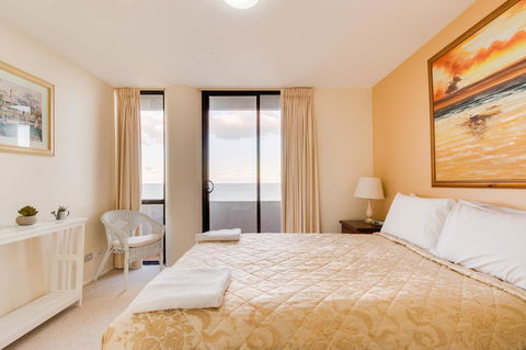 Pacific Towers Beach Resort - Sunshine Coast Tourism 17