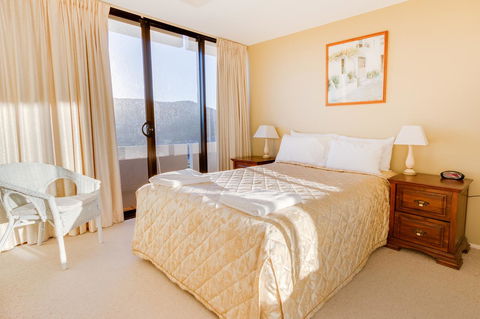 Pacific Towers Beach Resort - Sunshine Coast Tourism 20