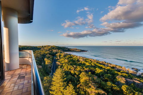 Pacific Towers Beach Resort - Sunshine Coast Tourism 25