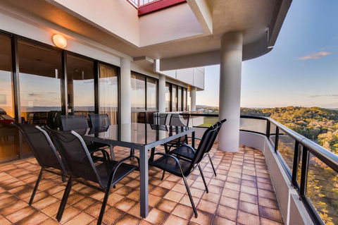 Pacific Towers Beach Resort - Sunshine Coast Tourism 12