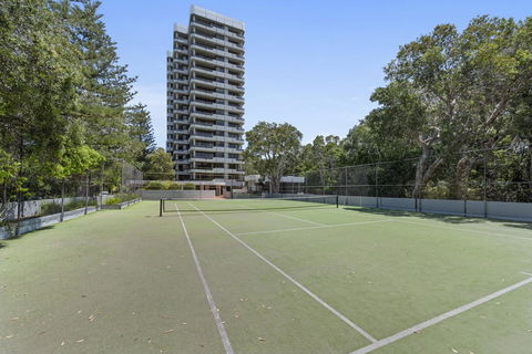Pacific Towers Beach Resort - Sunshine Coast Tourism 13