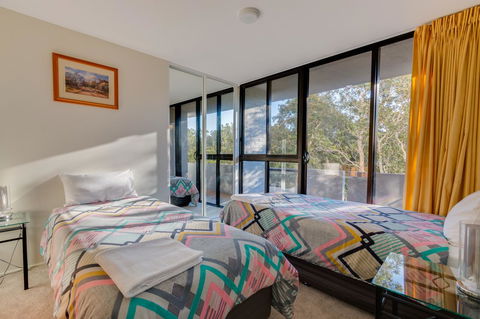 Pacific Towers Beach Resort - Sunshine Coast Tourism 30