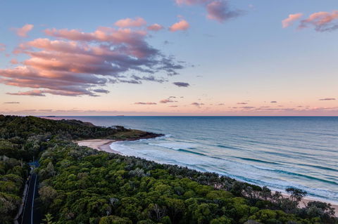 Pacific Towers Beach Resort - Sunshine Coast Tourism 1