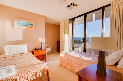 Pacific Towers Beach Resort - Sunshine Coast Tourism 19