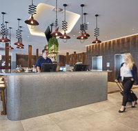 Holiday Inn Express Newcastle - Holiday Sunshine Coast