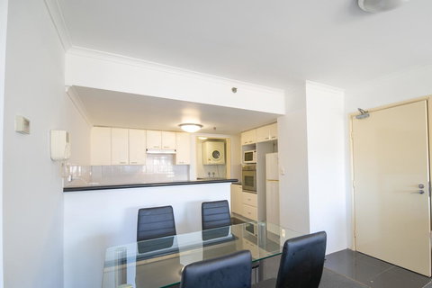 Castle Serviced Apartments - Sunshine Coast Tourism 27