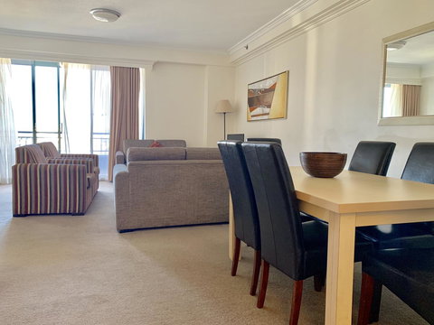 Castle Serviced Apartments - Sunshine Coast Tourism 3