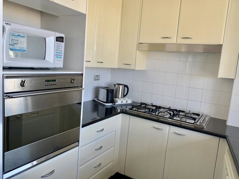 Castle Serviced Apartments - Sunshine Coast Tourism 1