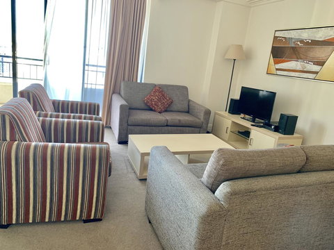 Castle Serviced Apartments - Sunshine Coast Tourism 6