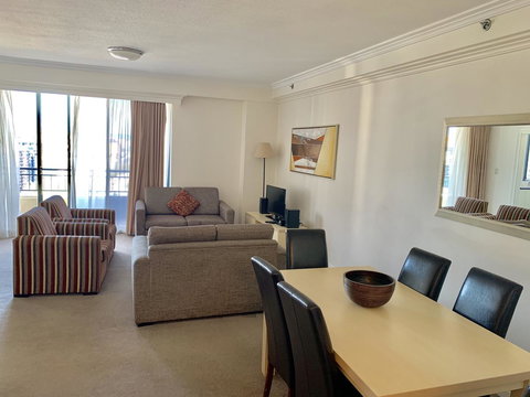 Castle Serviced Apartments - Sunshine Coast Tourism 4
