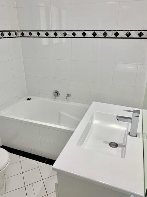 Castle Serviced Apartments - Sunshine Coast Tourism 10