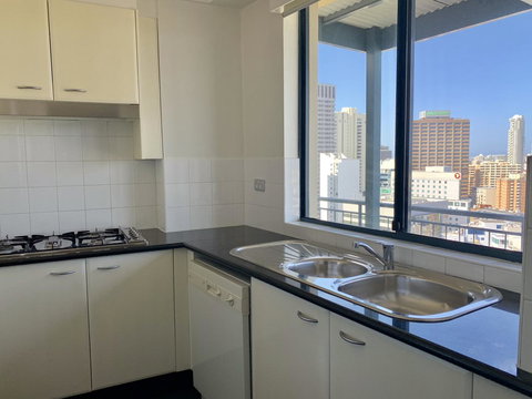 Castle Serviced Apartments - Sunshine Coast Tourism 2