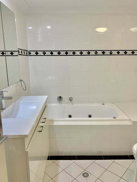 Castle Serviced Apartments - Sunshine Coast Tourism 16