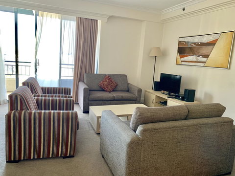 Castle Serviced Apartments - Sunshine Coast Tourism 5