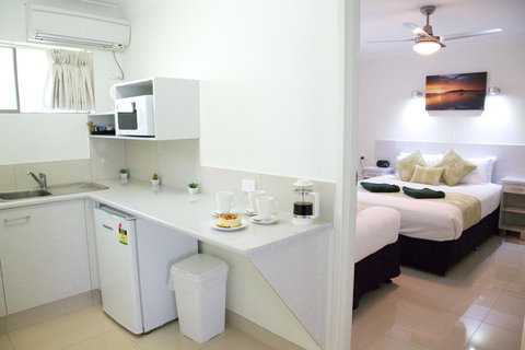 Bay Motel - Sunshine Coast Tourism 20