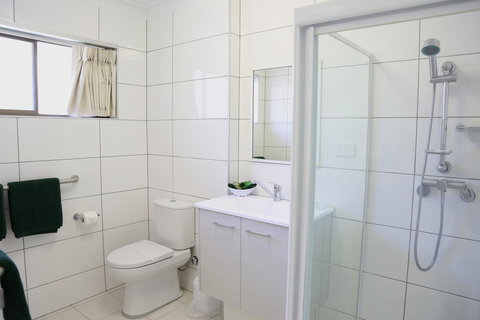 Bay Motel - Sunshine Coast Tourism 14