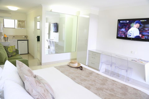 Bay Motel - Sunshine Coast Tourism 7