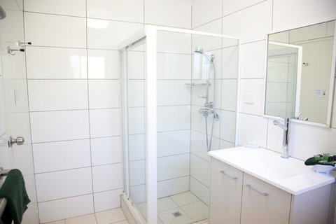 Bay Motel - Sunshine Coast Tourism 22