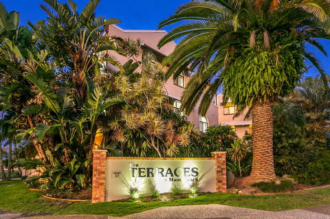 The Terraces Main Beach - Holiday Sunshine Coast 5