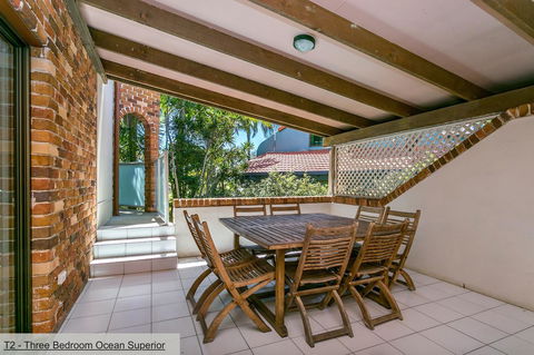 The Terraces Main Beach - Holiday Sunshine Coast 14