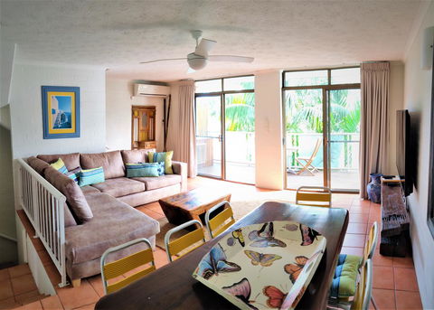 The Terraces Main Beach - Holiday Sunshine Coast 17