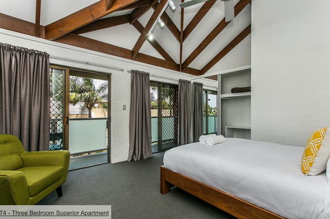 The Terraces Main Beach - Holiday Sunshine Coast 44