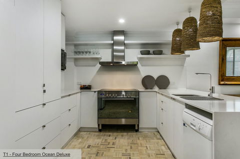 The Terraces Main Beach - Holiday Sunshine Coast 20