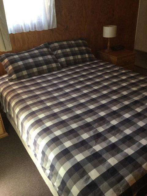 Jenolan Cabins - Sunshine Coast Tourism 11