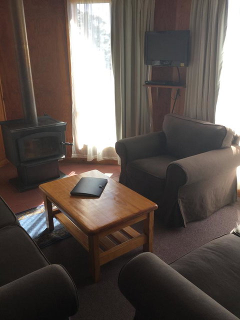 Jenolan Cabins - Sunshine Coast Tourism 12