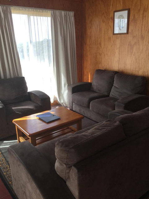 Jenolan Cabins - Sunshine Coast Tourism 6