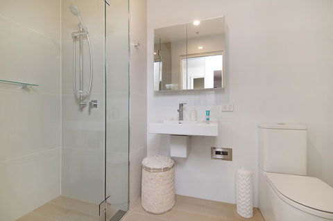 Arena Luxury Beachfront Apartment - Holiday Sunshine Coast 25