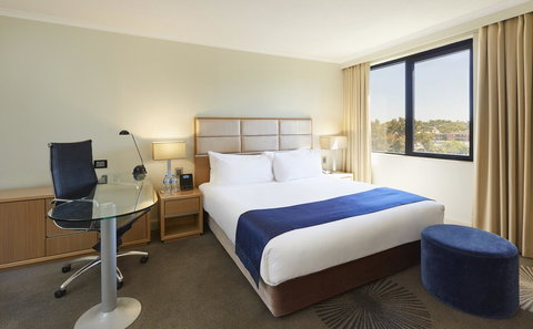 Holiday Inn Parramatta, An IHG Hotel - Holiday Sunshine Coast 3