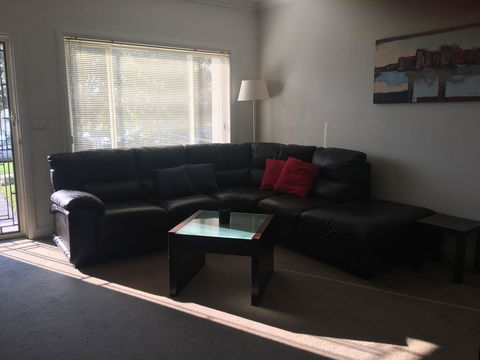 Travers Street Apartment - Holiday Sunshine Coast 8