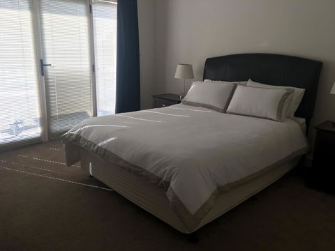 Travers Street Apartment - Holiday Sunshine Coast 2