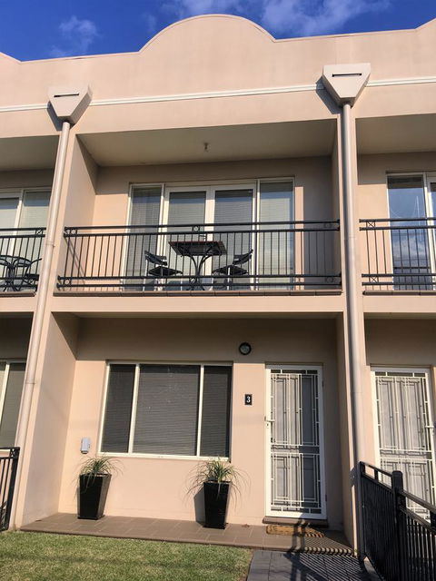 Travers Street Apartment - Holiday Sunshine Coast 0