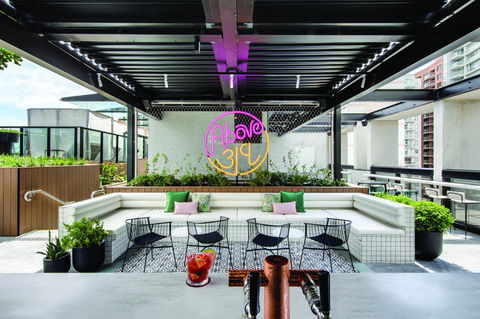 Vibe Hotel Sydney Darling Harbour - Sunshine Coast Tourism 6