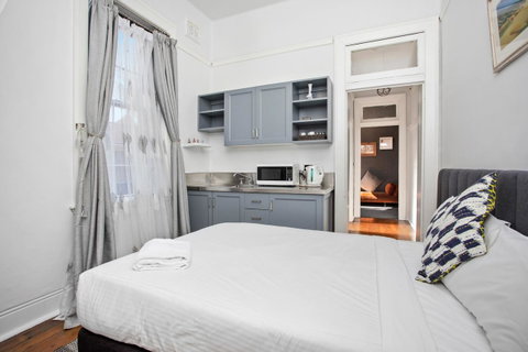 Sydney Harbour Bed And Breakfast - Sunshine Coast Tourism 8